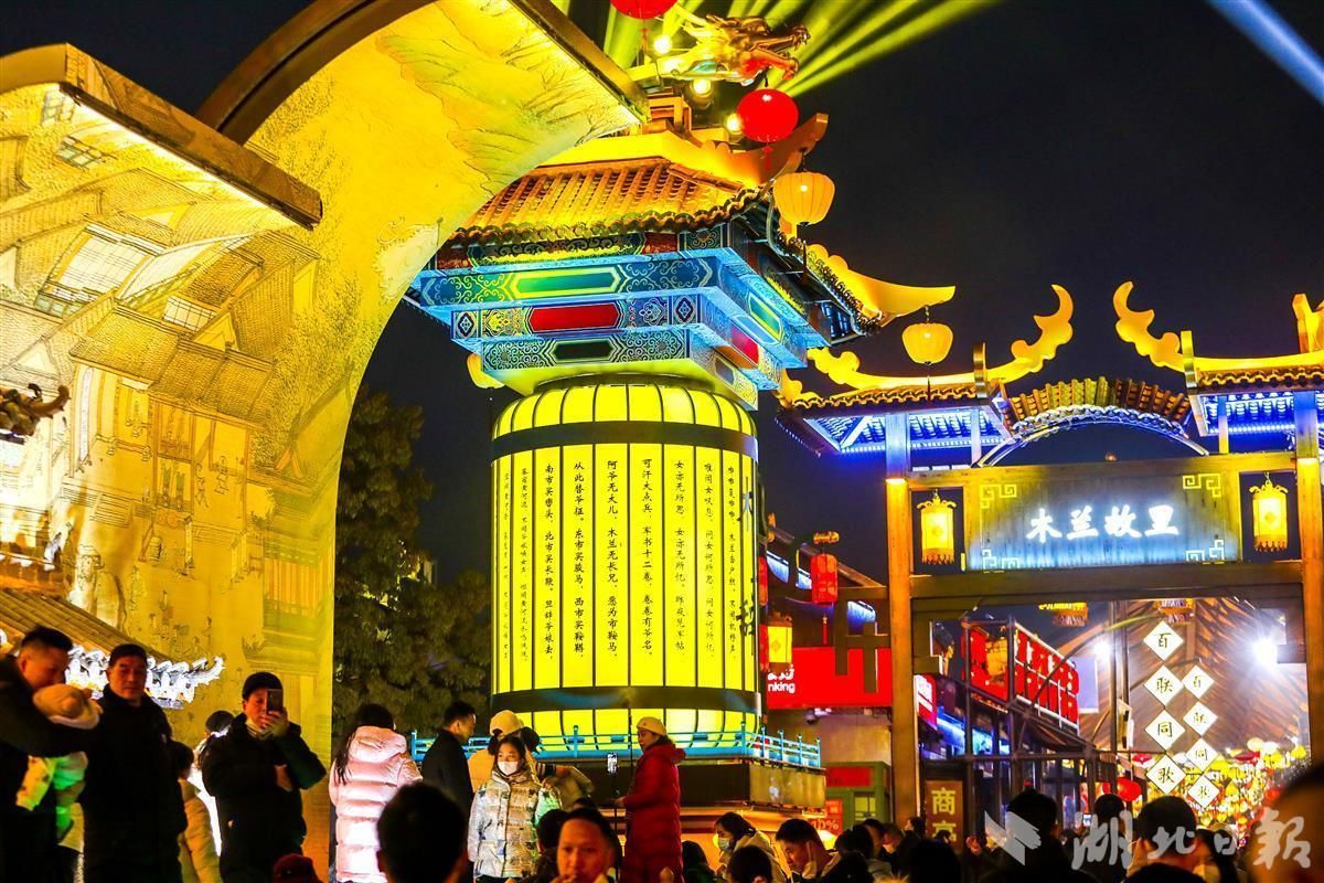 东湖评论：“中国年”澎湃文化自信的力量