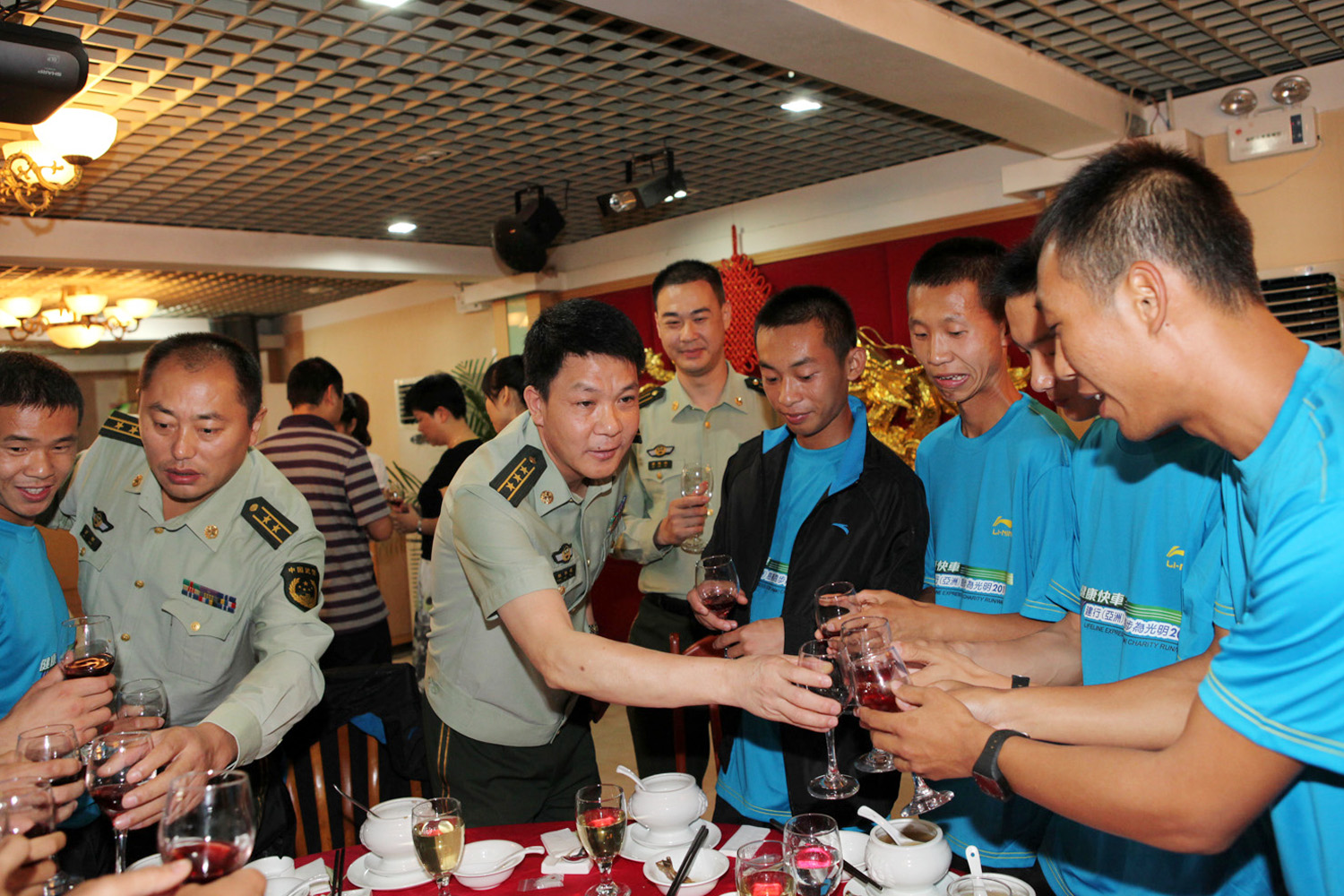 ��ۻ�����25���꣺פ�۲�����ʵ��Ӯ��ͬ