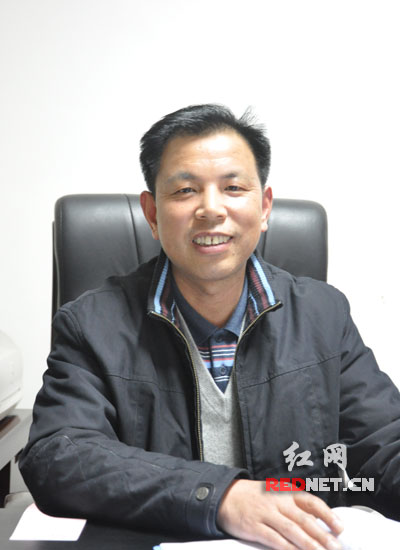 湖南人事厅副厅长杨春林回应撞车事件 司机驾公车闯祸