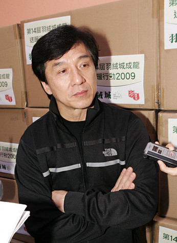 魏奇峰:成龙,你的"友谊之手"伸错地方了