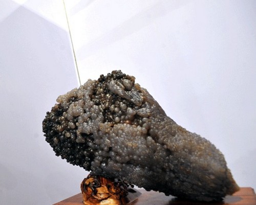 湖北举办首届观赏石宝玉石文化节