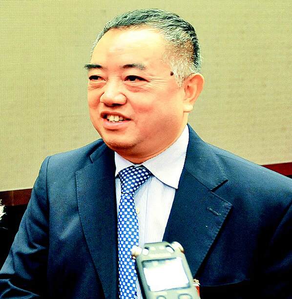 图为:省政协委员,格林美新材料有限公司董事长许开华
